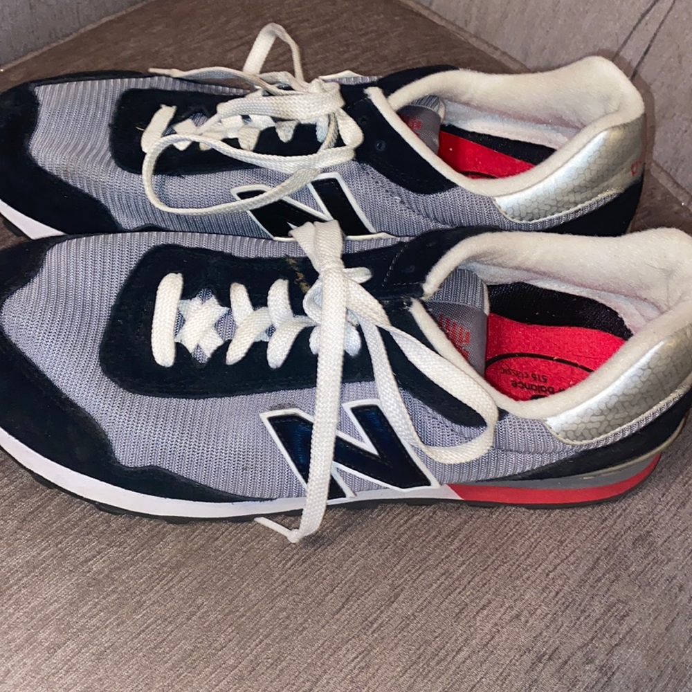 New Balance tennis shoes